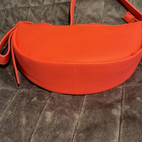 Contemporary-half moon - Picture 5 of 5